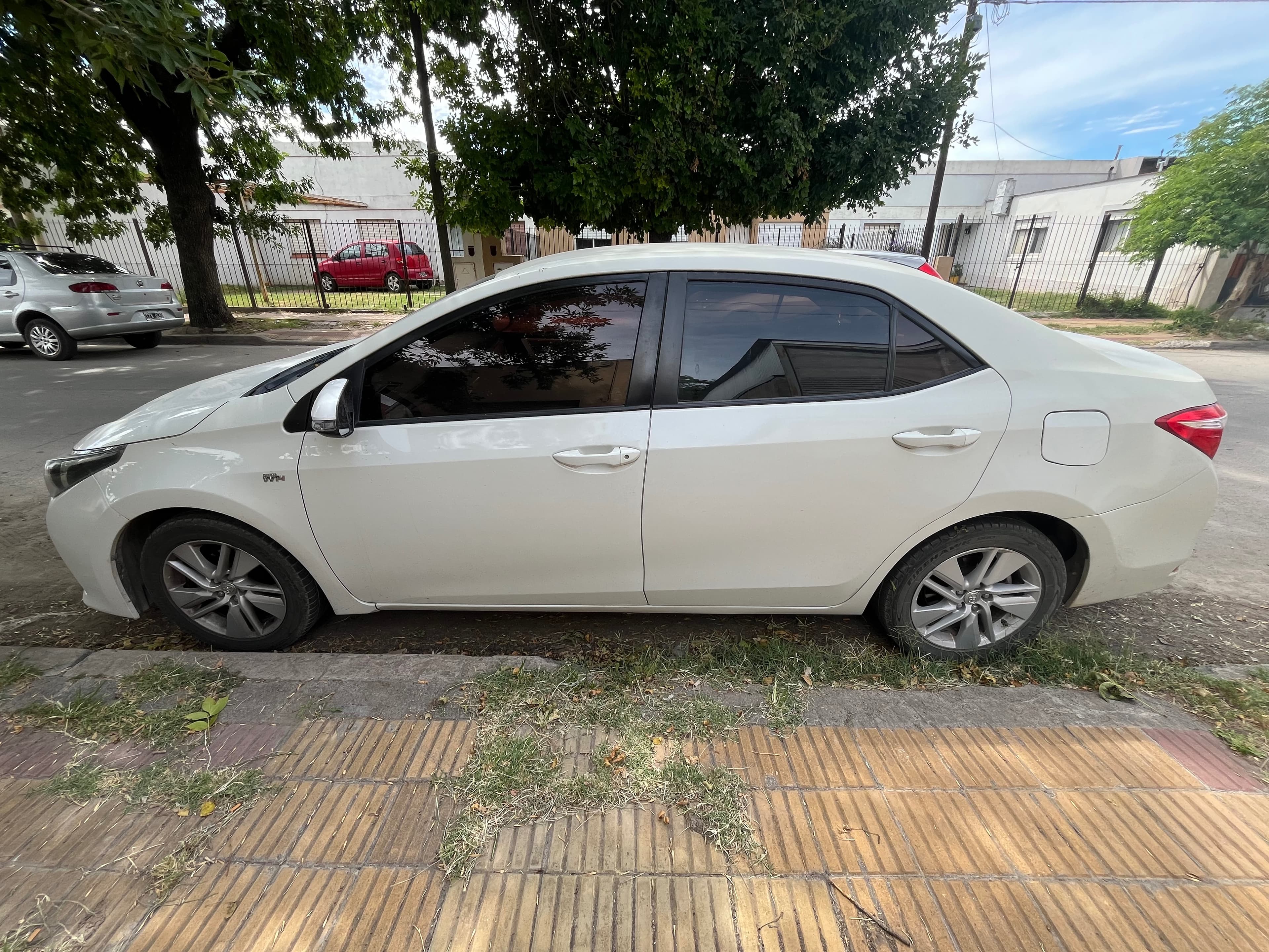 Toyota Corolla — foto 1