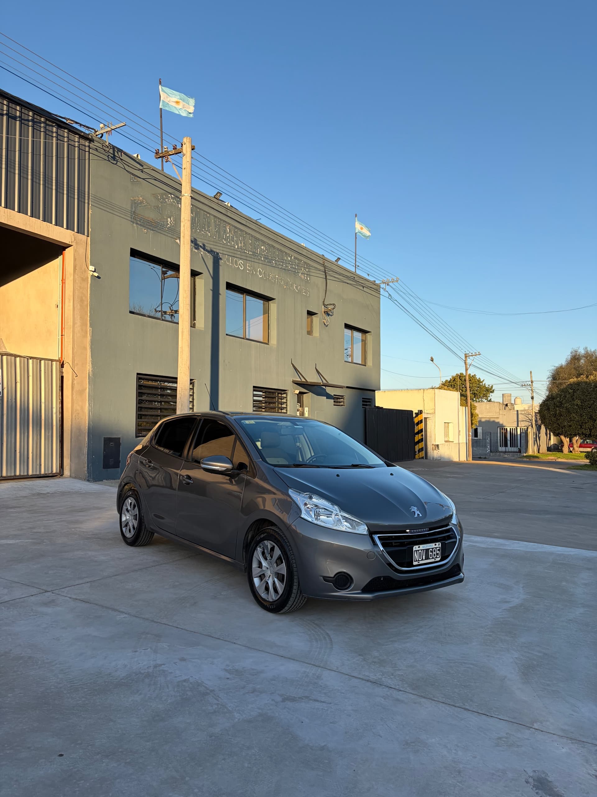 Peugeot 208 2014