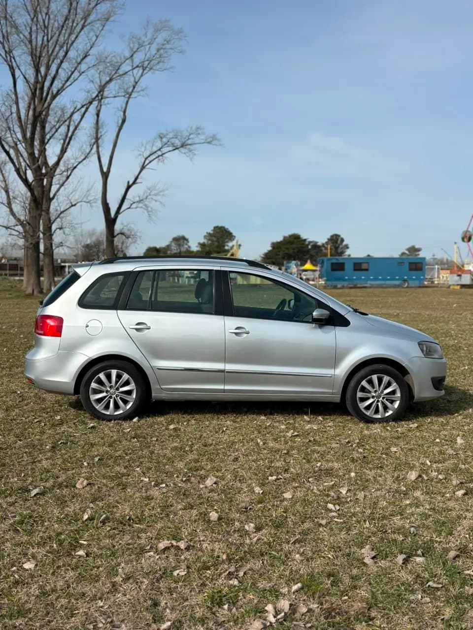 Volkswagen Suran 2012